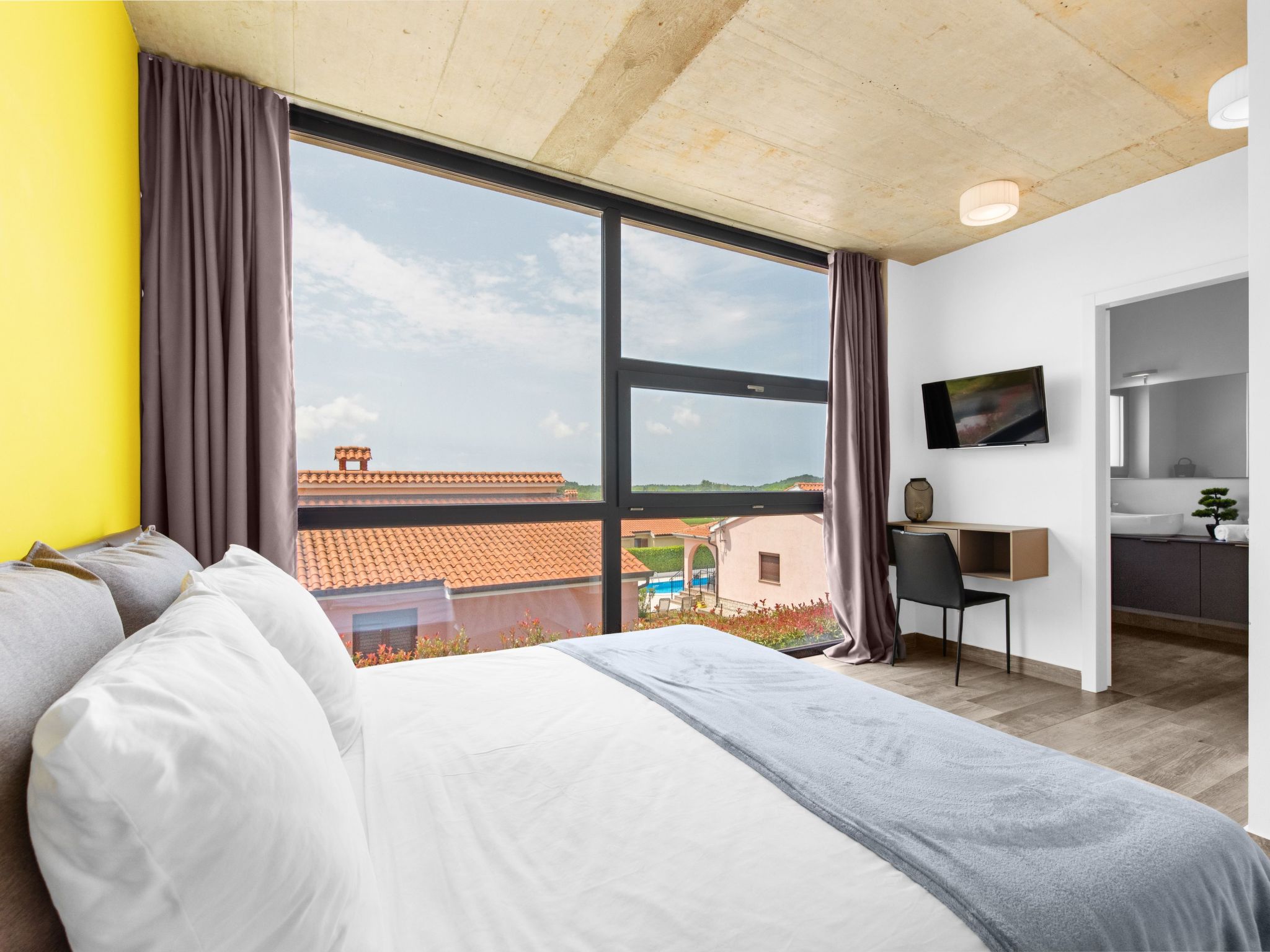 In Dračevac mit Großem Pool-Image-tags.info