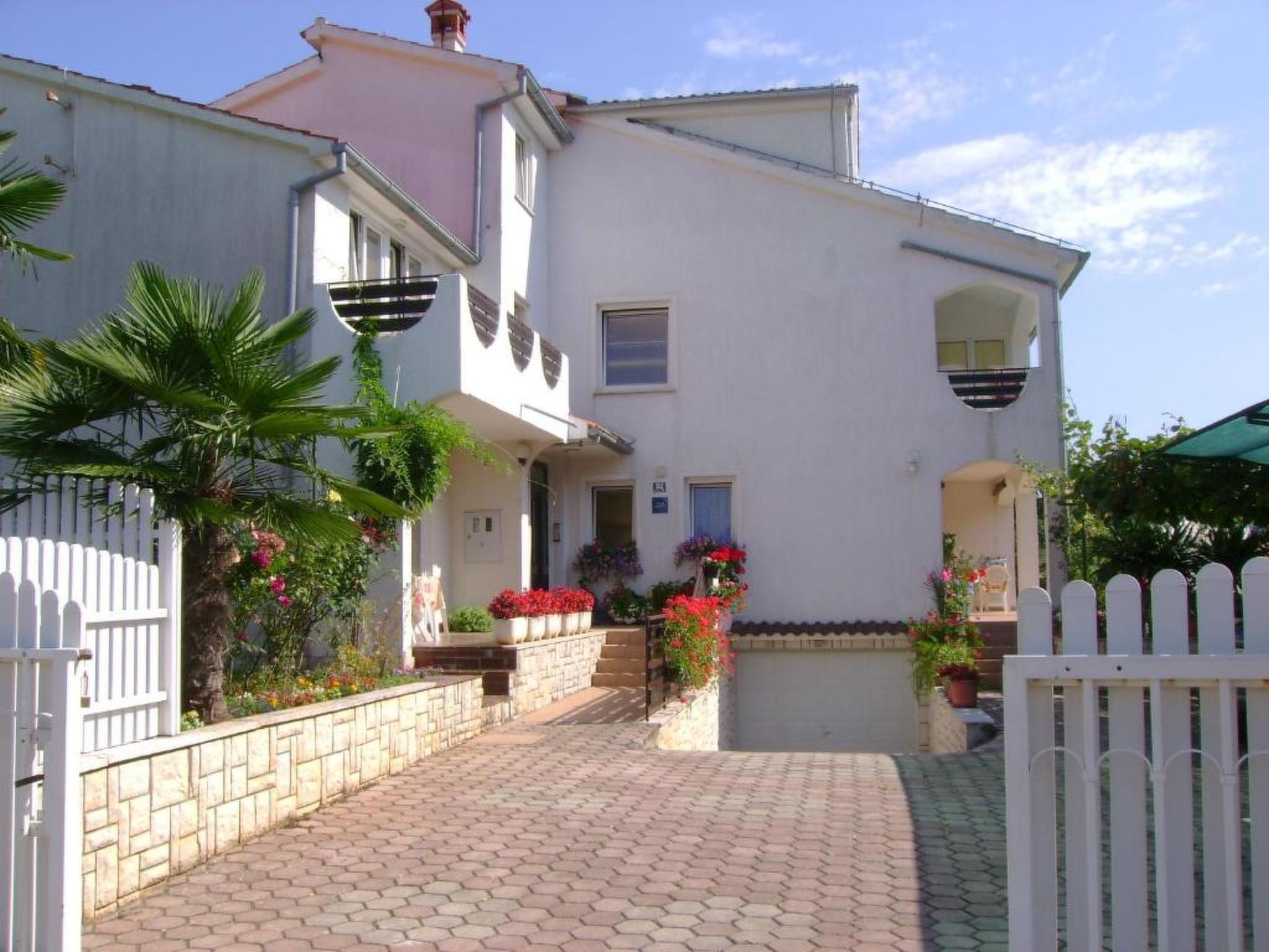 Apartment 343 - Image 5