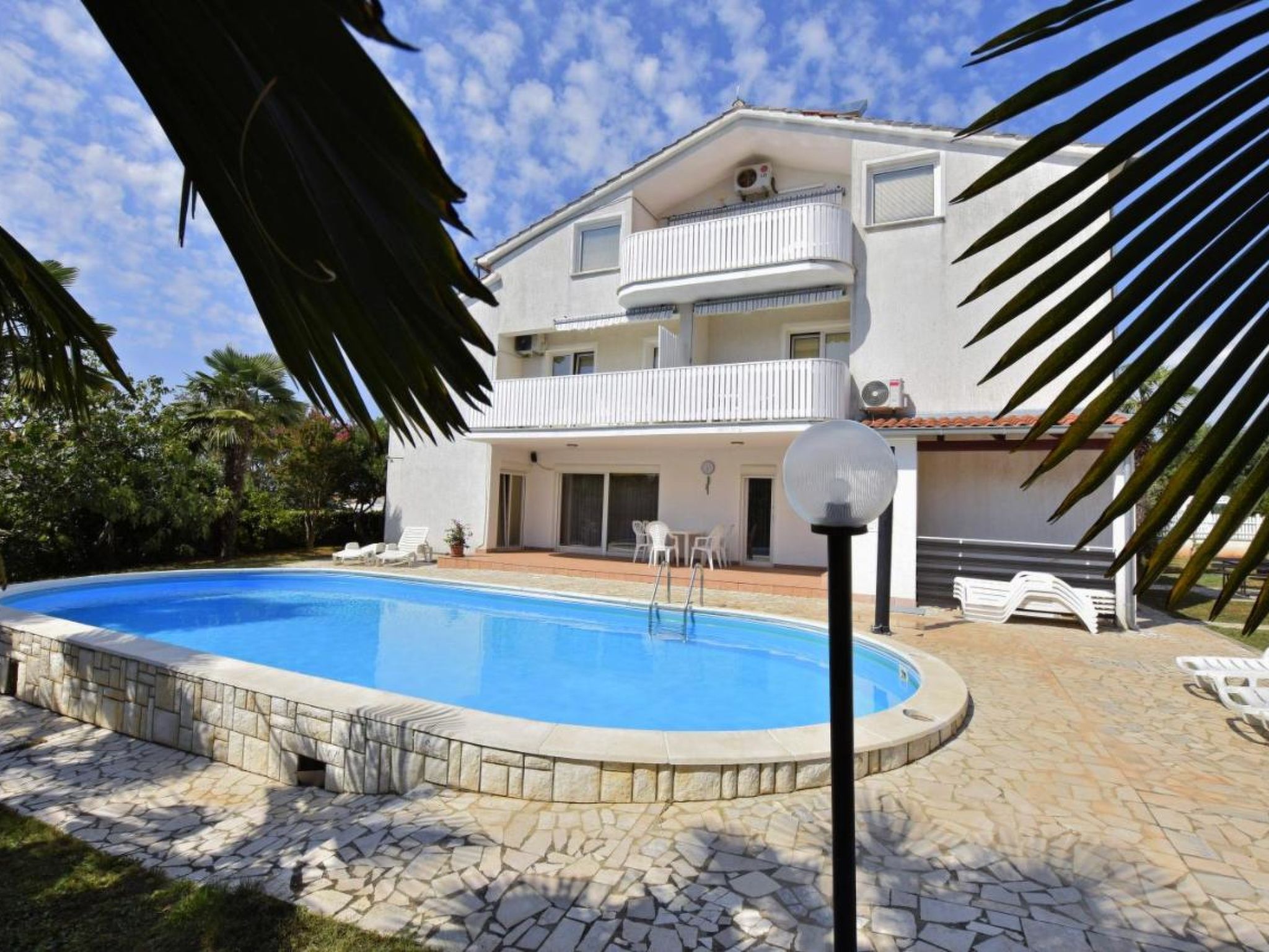 Apartment 343 - Image 2