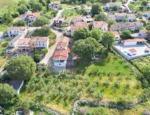 Vrijstaande cottage met zeezicht en tuin in Istrië, 8 km van de kust - thumbnail 2
