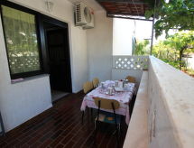 Appartement Sasa B4 met terras en tuin in Istrië, 5 pers. - thumbnail 3