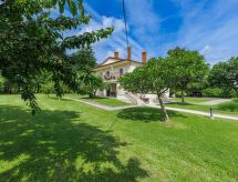 Ruim vakantiehuis voor 8 personen op uitgestrekt landgoed bij Rovinj - thumbnail 1