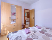 Vacation home Liberat (ROJ414)