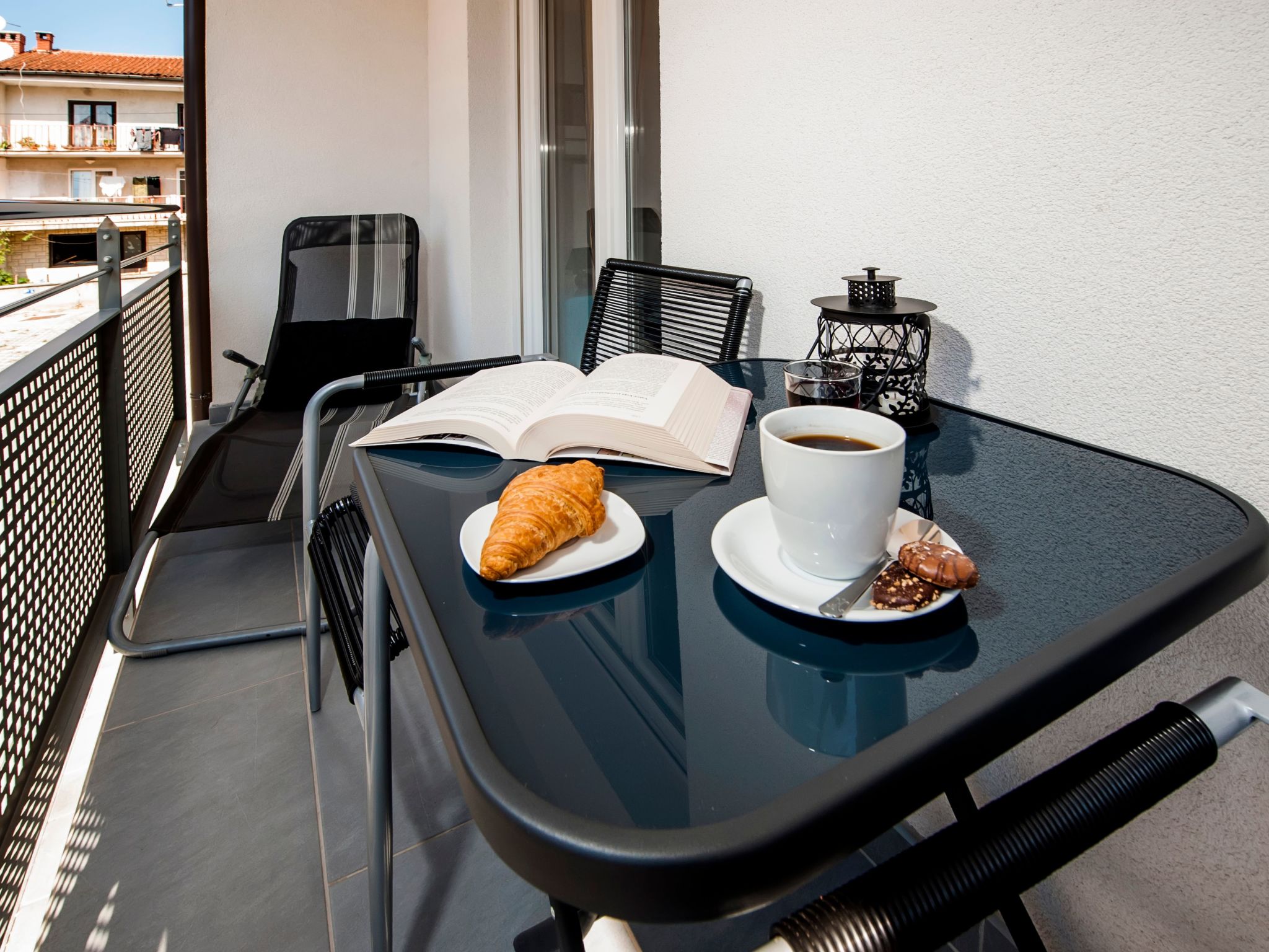 Wohnung "Secret Escape" mit privatem Parkplatz-Dehors