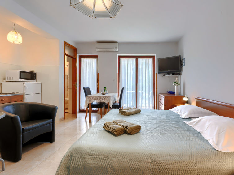 Search and Stay destination Rovinj, Istarska županija - Croatia from AU$ 98. Alba (ROJ157)