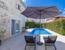 Vrijstaande Villa Karmen met privézwembad nabij Rovinj - thumbnail 2
