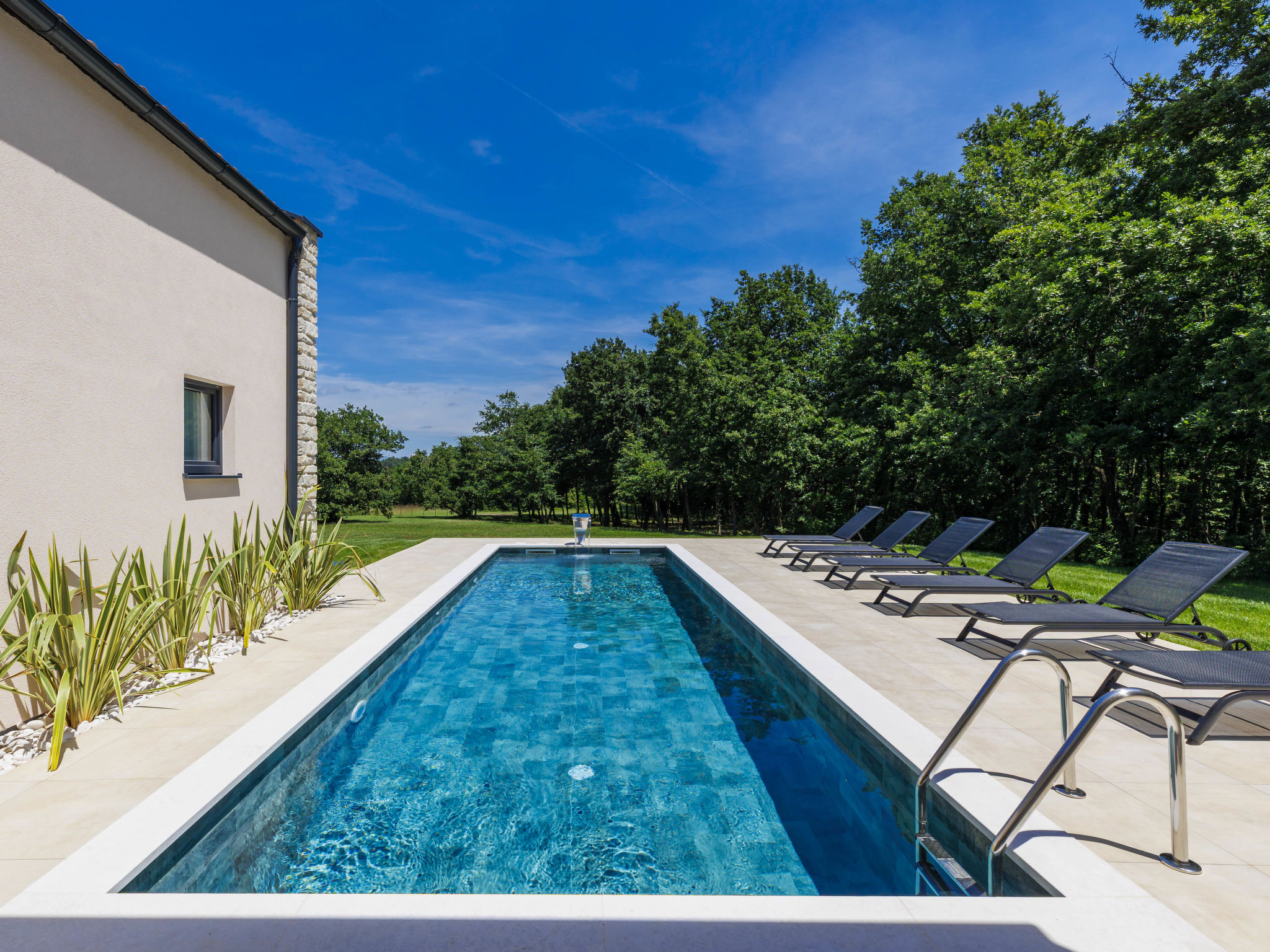 Ana — Pool Outdoor (2 of 68)
