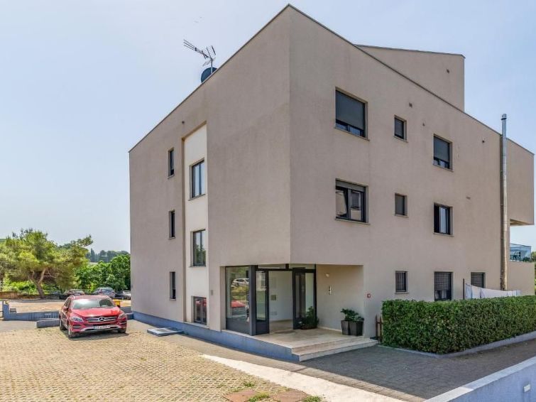 In Rovinj Mit Privatem Parkplatz - Rovinj
