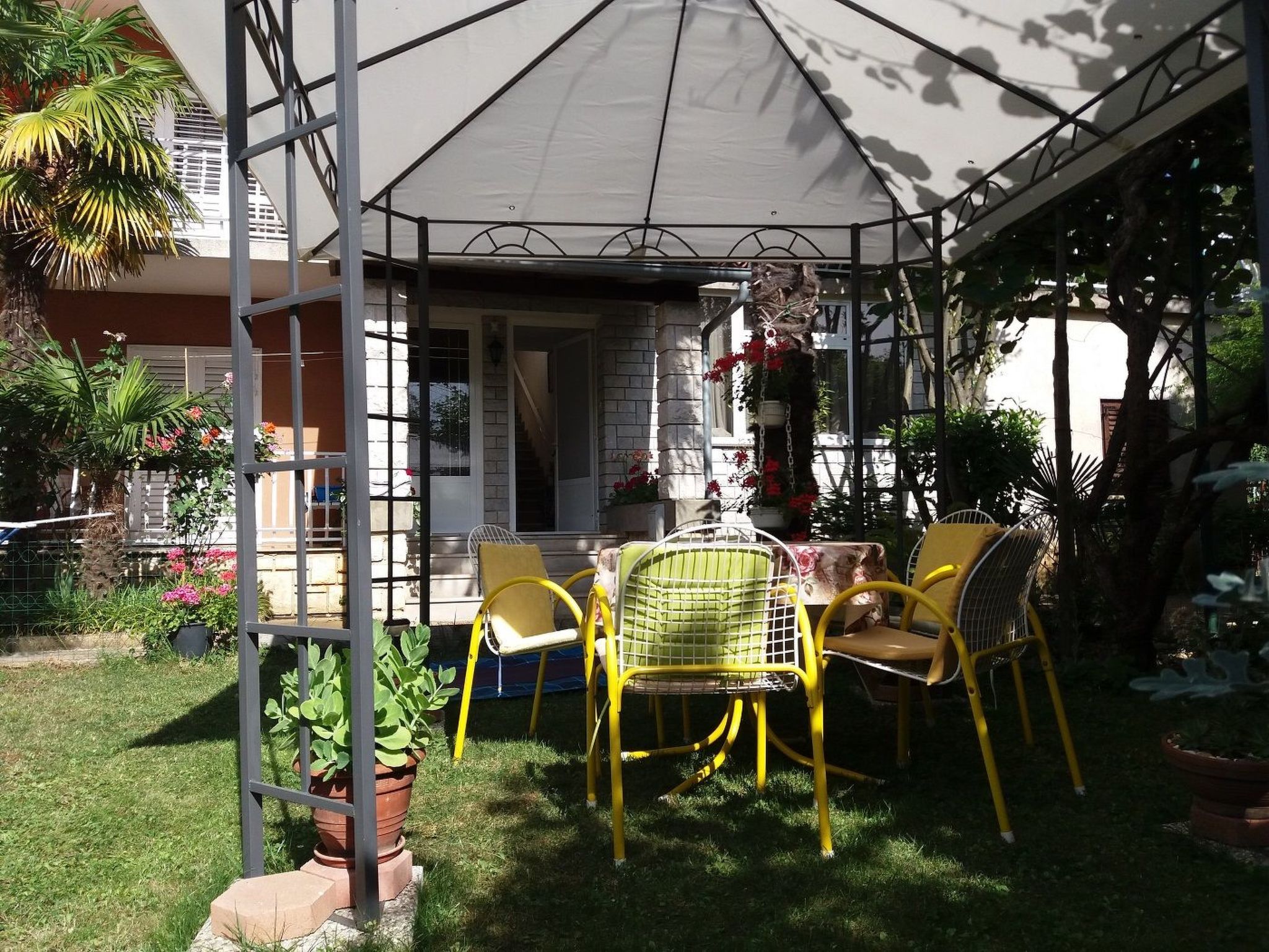 Wohnung 'Ivaana' mit Privatparkplatz-Drinnen