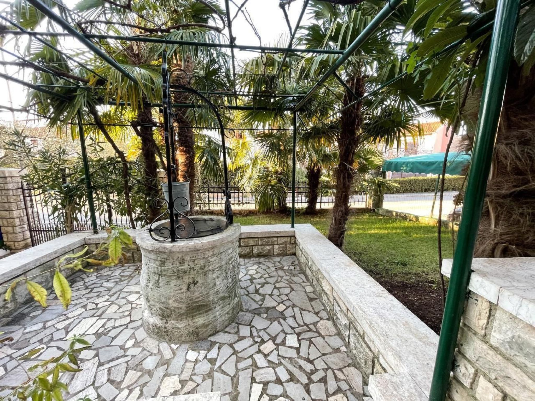 Schöne Ferienwohnung in Rovinj mit Garten, Grill und Terrasse