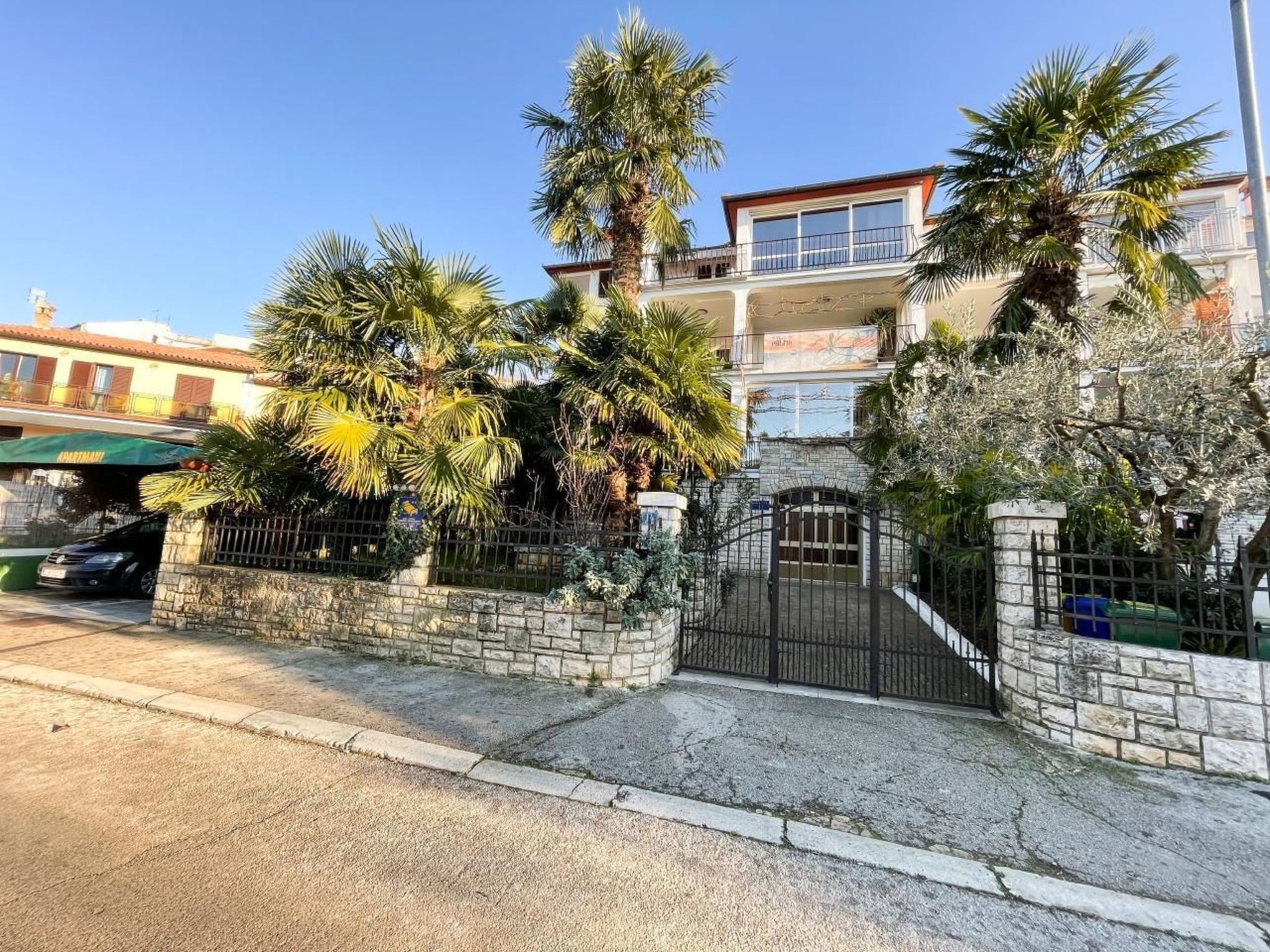 Schöne Ferienwohnung in Rovinj mit Garten, Grill und Terrasse-Image-tags.info