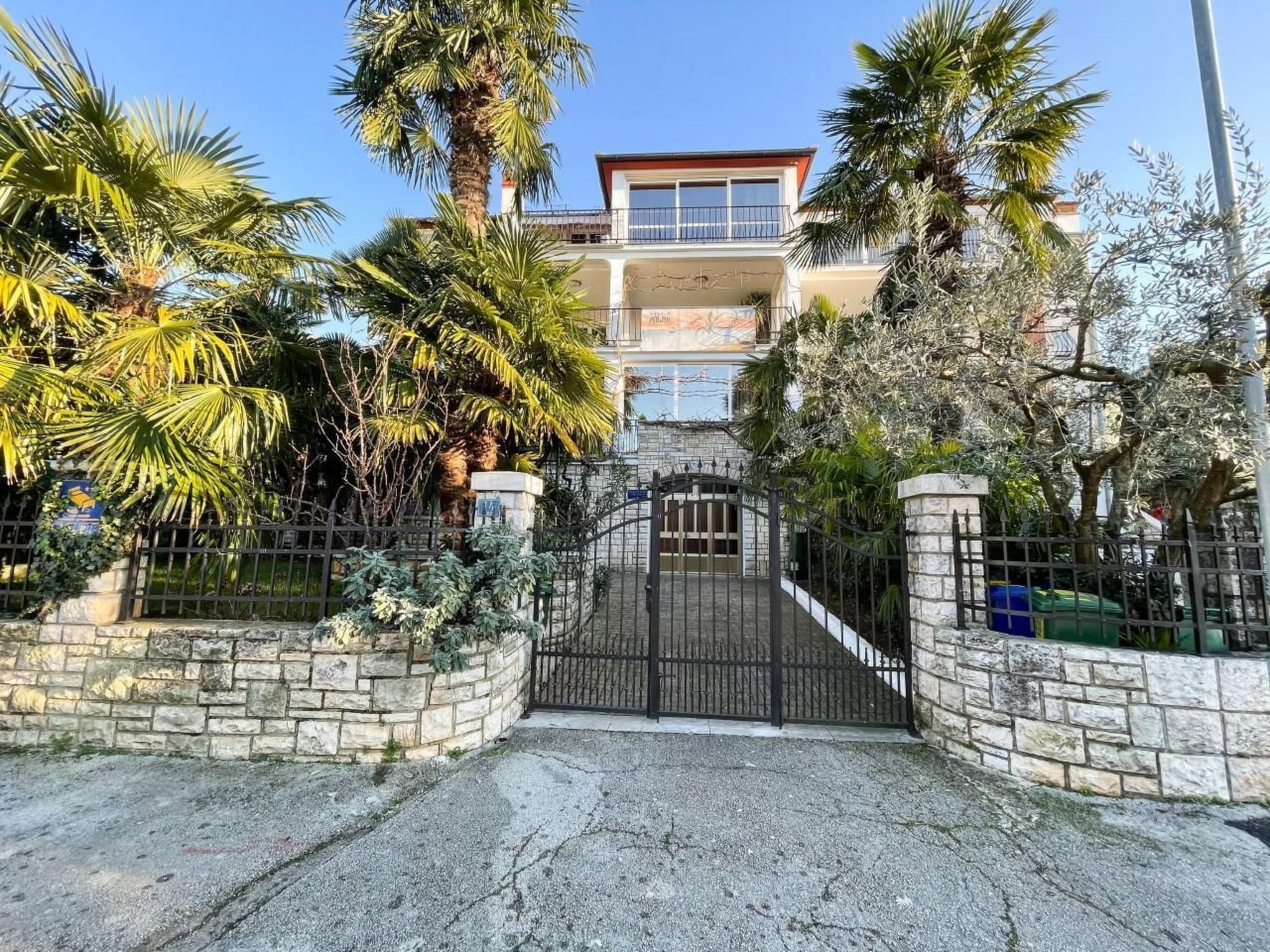 Schöne Ferienwohnung in Rovinj mit Garten, Grill und Terrasse-Outside