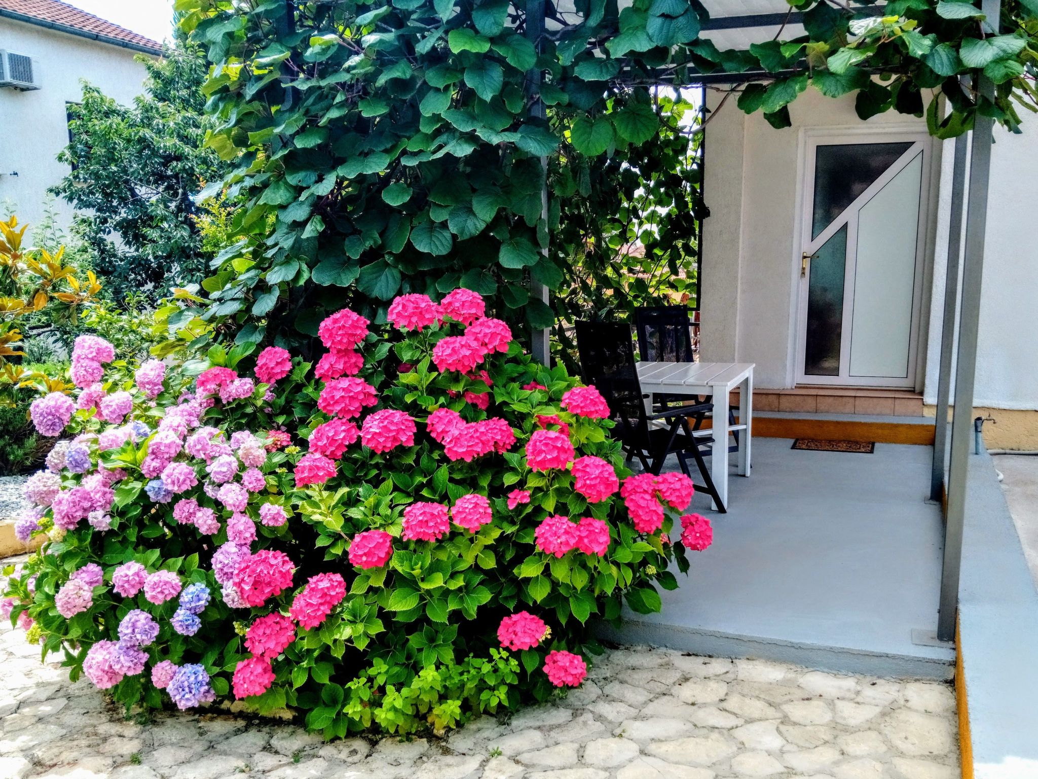 Anwesen "Krasno" mit Terrasse-Binnen