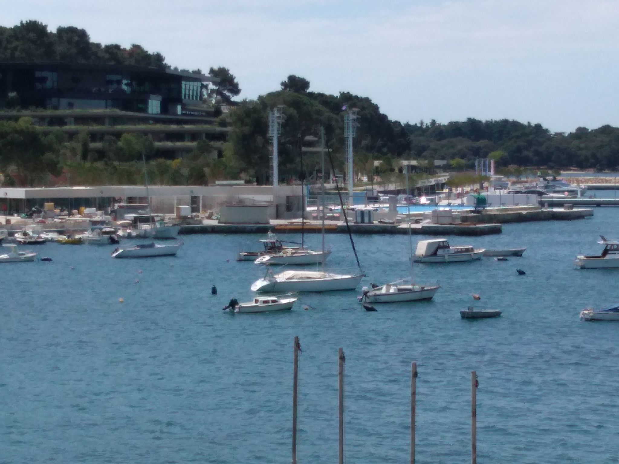 Helle und luftige Ferienwohnung in erster Reihe zum Meer, mit einem privaten Ba