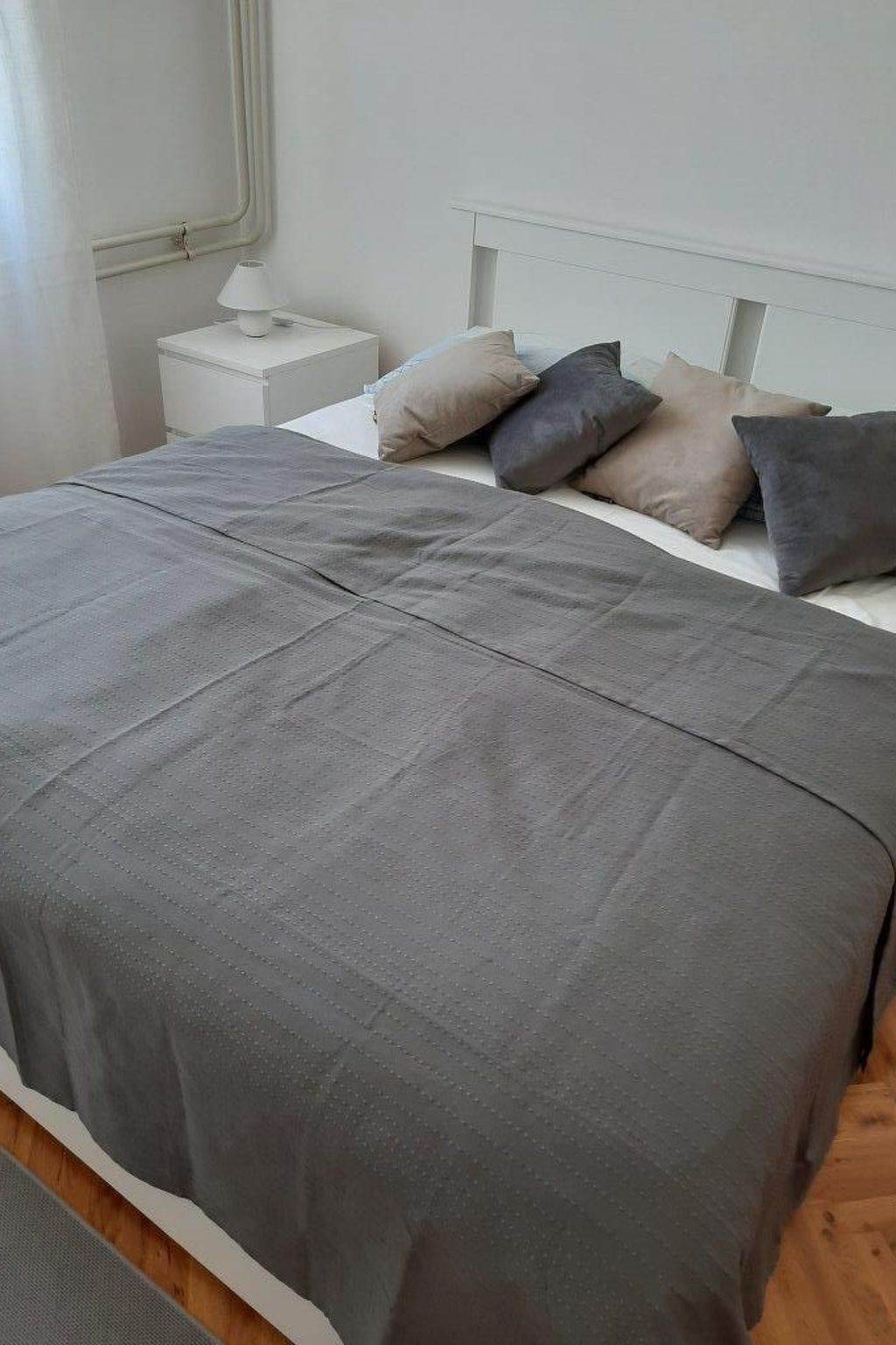 Helle und luftige Ferienwohnung in erster Reihe zum Meer, mit einem privaten Ba-Binnen