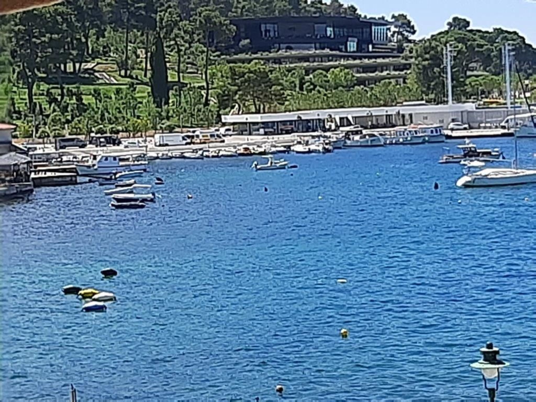 Helle und luftige Ferienwohnung in erster Reihe zum Meer, mit einem privaten Ba-Buiten