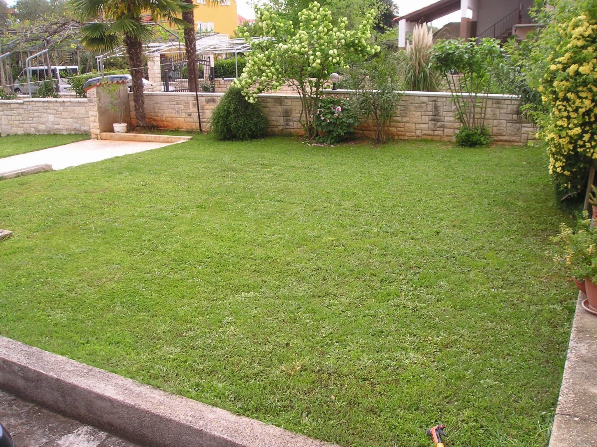 "Gemütlicher Garten" mit Terrasse