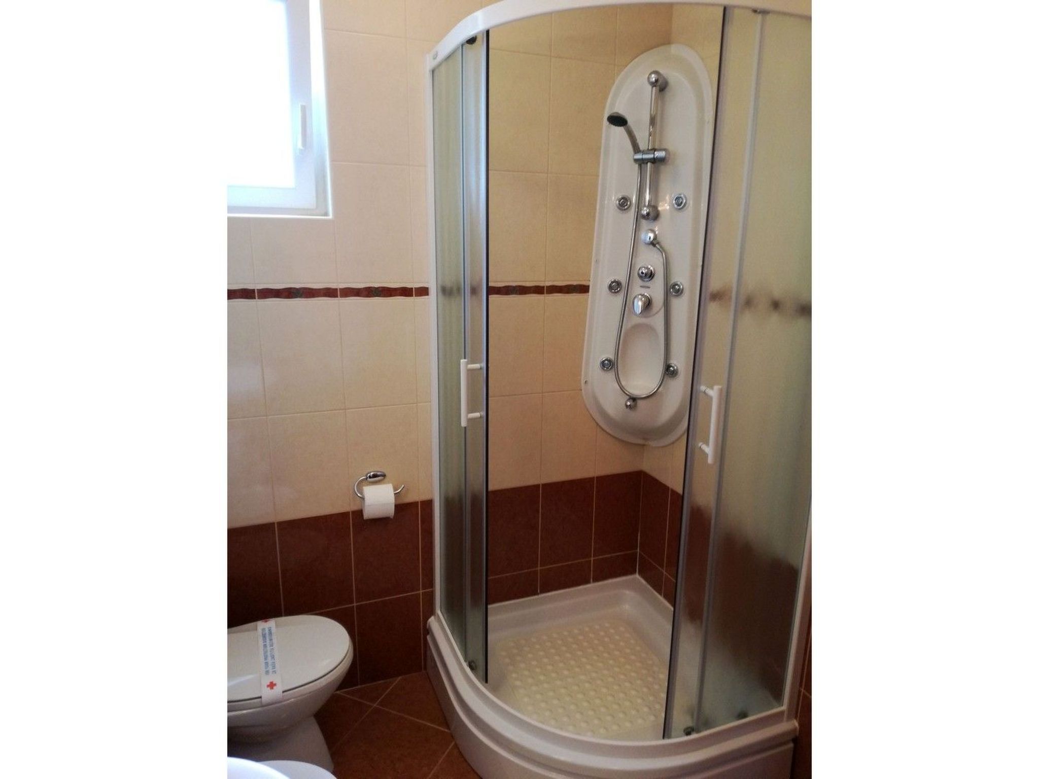 Photo of "Gemütlicher Garten" mit Terrasse