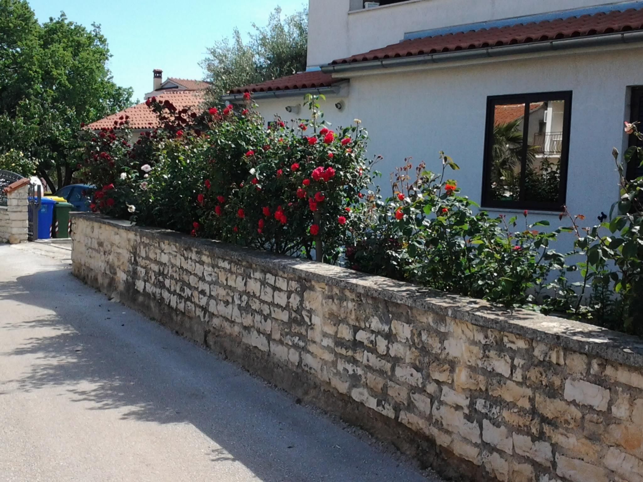 Wohnung mit Balkon-Draußen