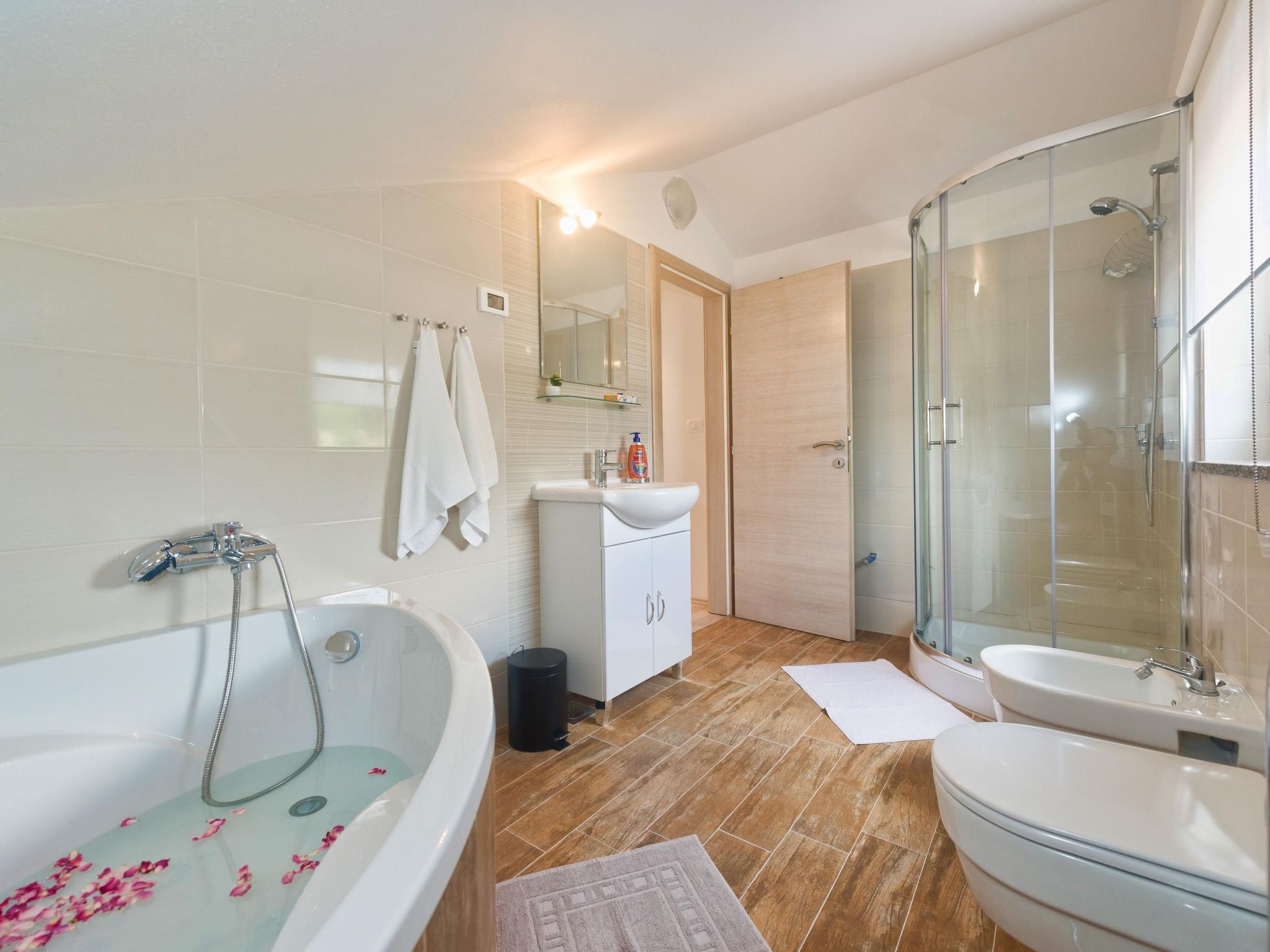 Villa "Pistine" mit Garten, Grill und Terrasse-Image-tags.info