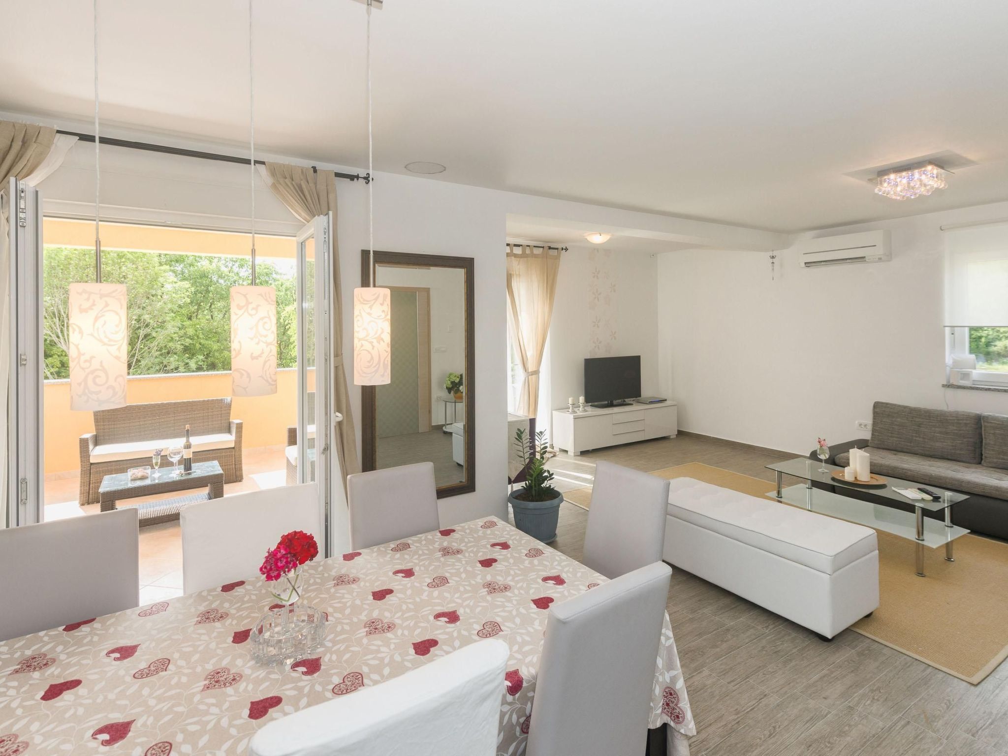 Villa "Pistine" mit Garten, Grill und Terrasse-Image-tags.info