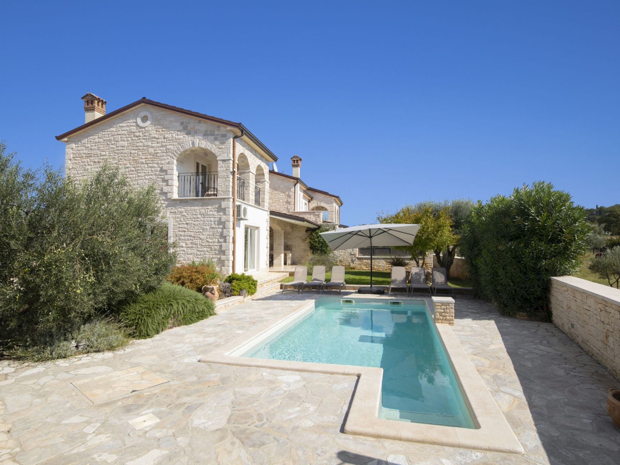 Villa Mason mit beheiztem Pool und Mini-Wellness