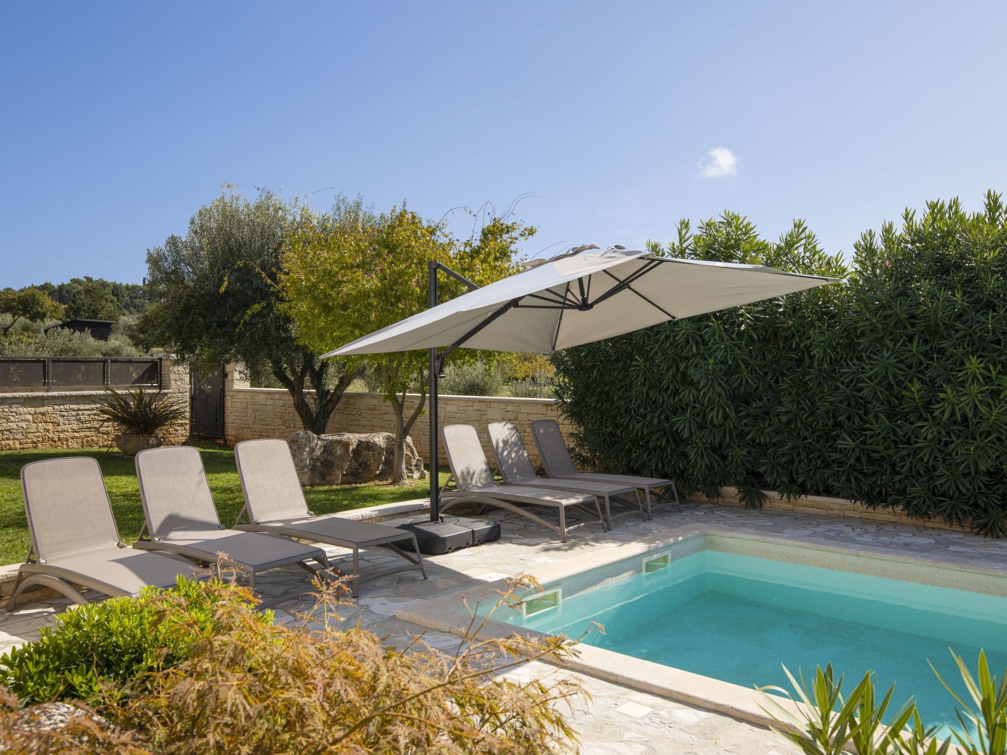 Villa Mason mit beheiztem Pool und Mini-Wellness