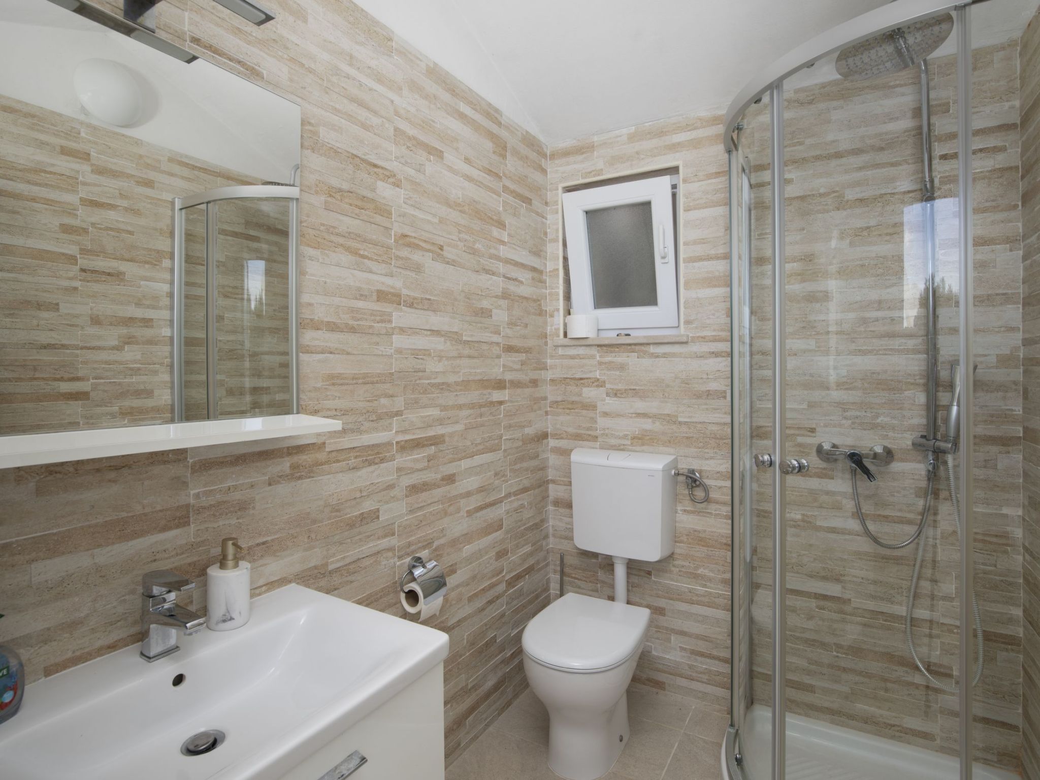 Villa Mason mit beheiztem Pool und Mini-Wellness-Image-tags.info