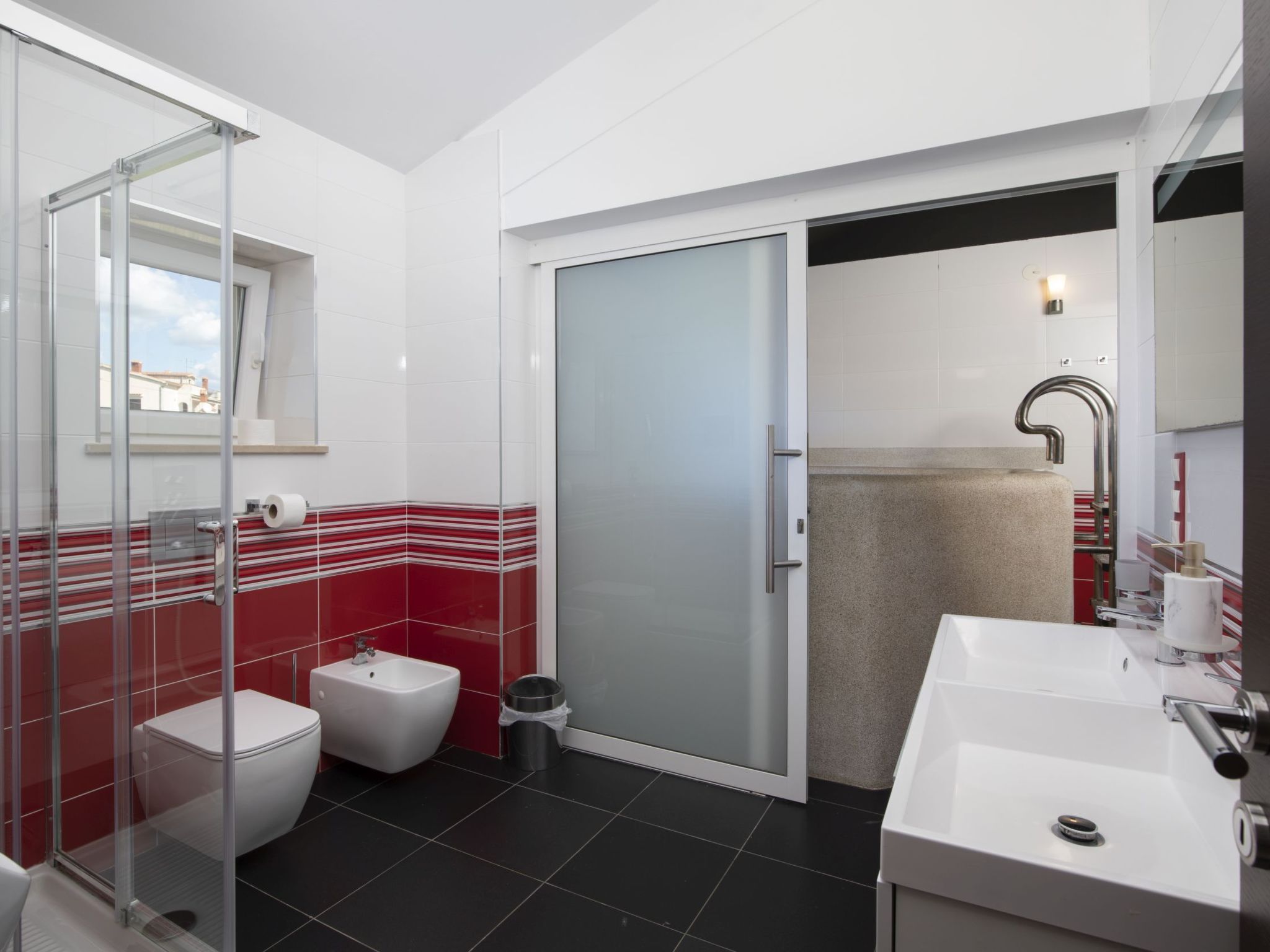 Photo of Villa Mason mit beheiztem Pool und Mini-Wellness