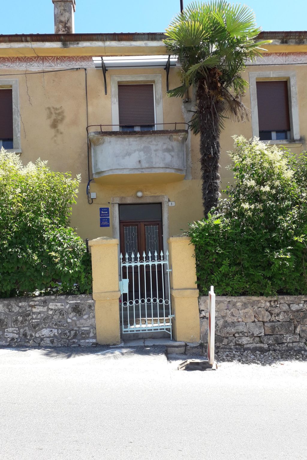 Appartement in Rovinj mit Terrasse und Garten-Buiten