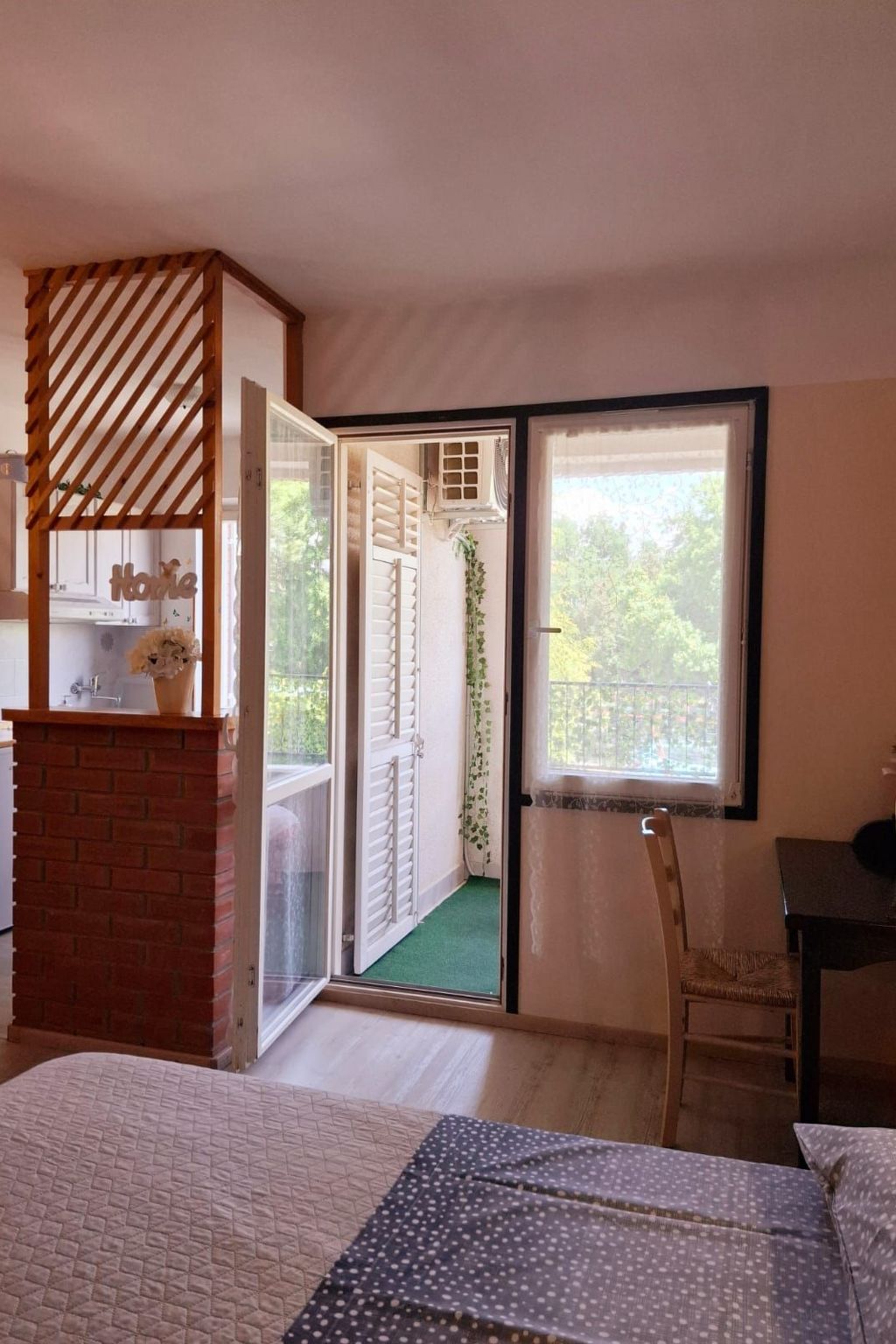 Photo of 'Kate' mit Balkon