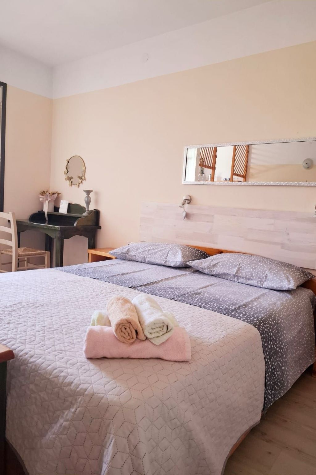 Photo of 'Kate' mit Balkon