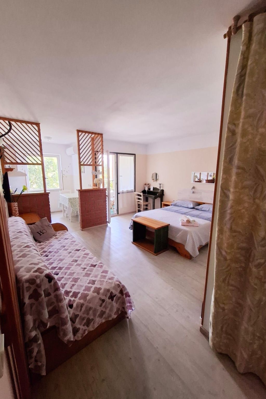 Photo of 'Kate' mit Balkon