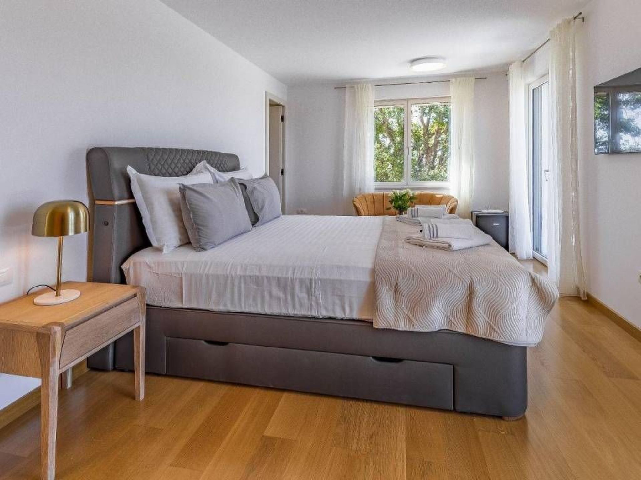 Photo of HR2500.806.1