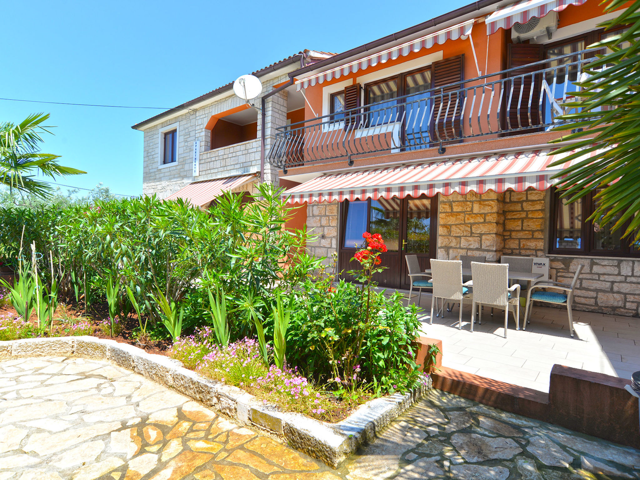 Photo of Apartment 1899