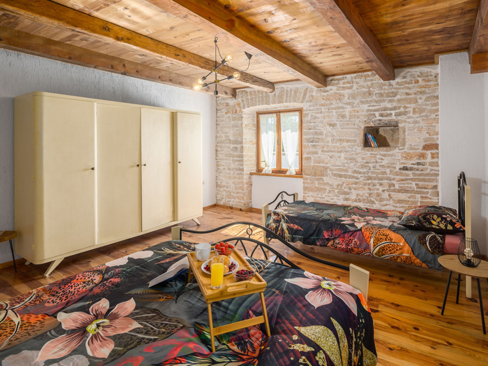 Courtyard Ivini-Inside