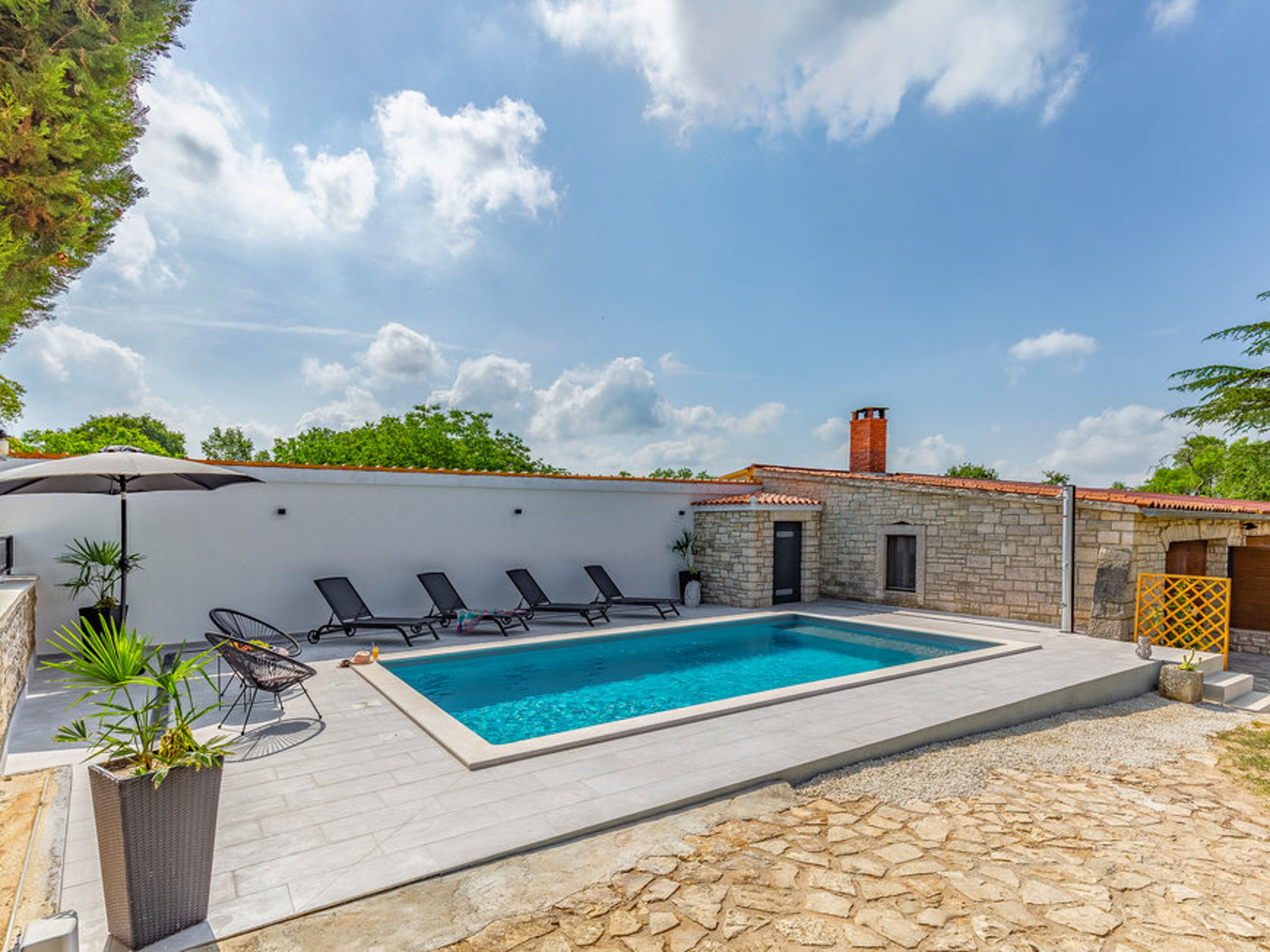 Courtyard Ivini-Outside