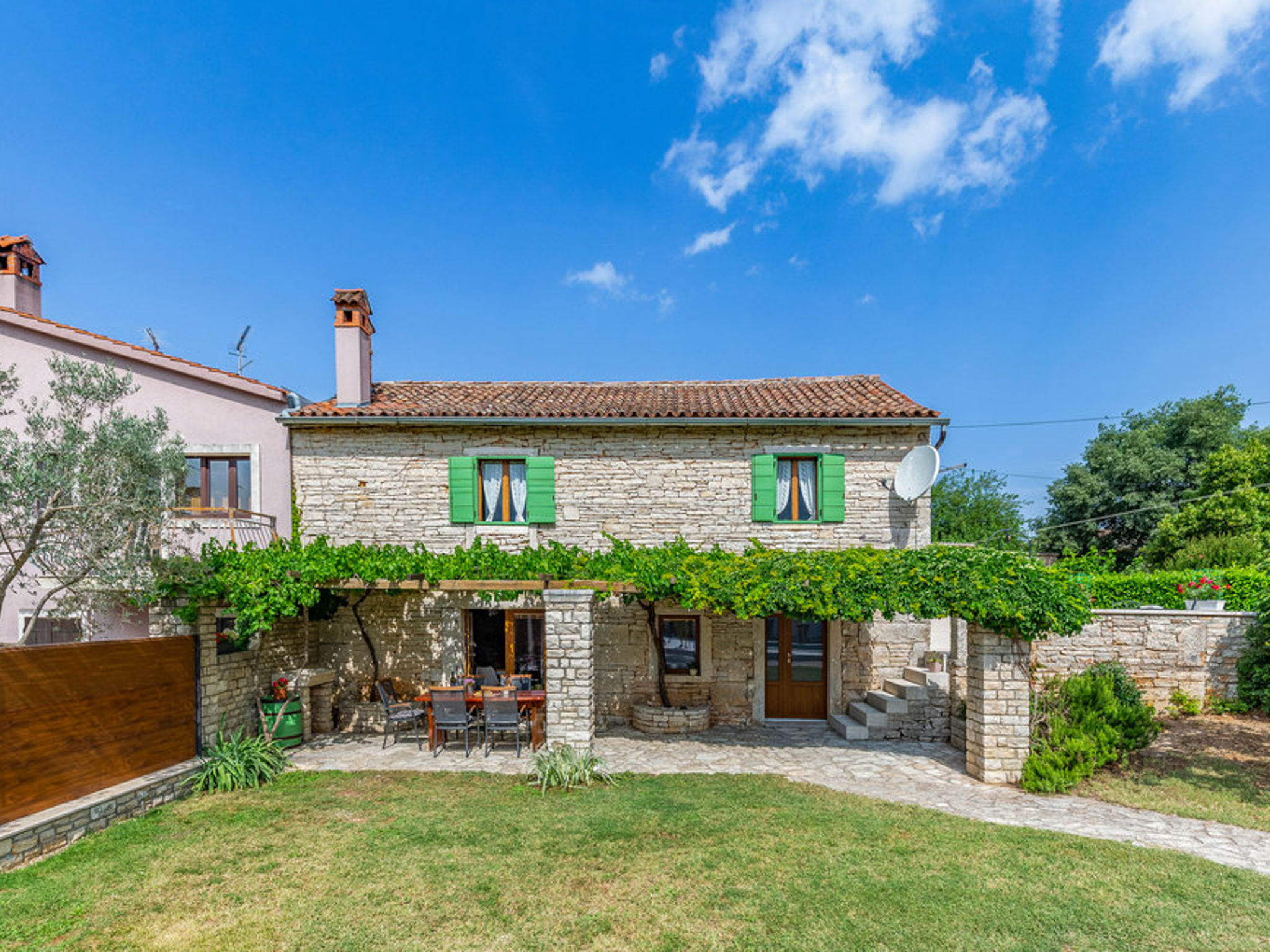 Courtyard Ivini-Outside