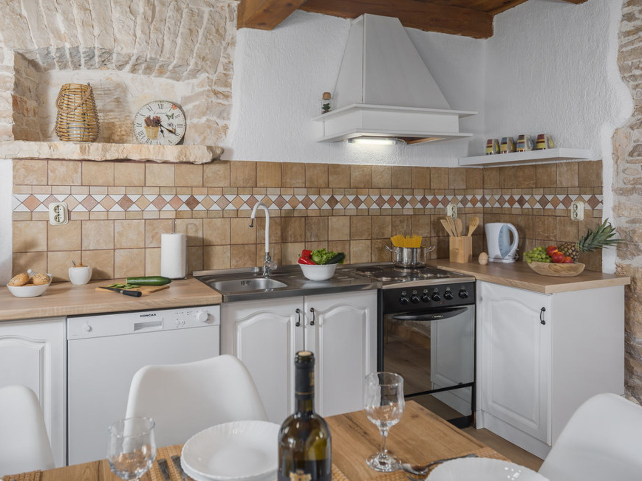 Courtyard Ivini-Inside