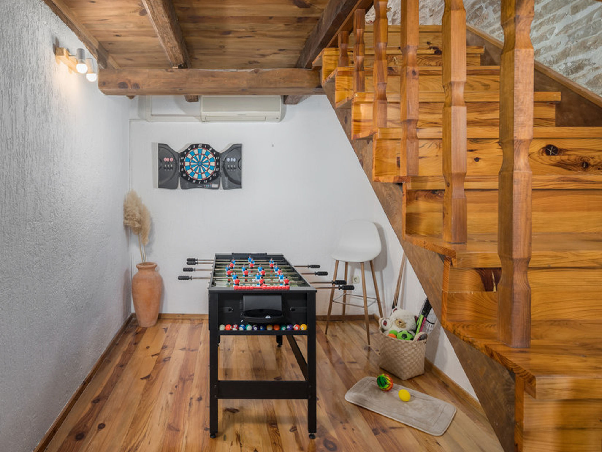 Courtyard Ivini-Inside