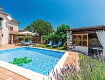 Ruime vakantiewoning met privézwembad en jacuzzi nabij Rovinj - thumbnail 5