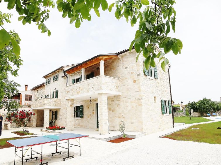 "Villa Ulika" mit eigenem Pool in Kanfanar