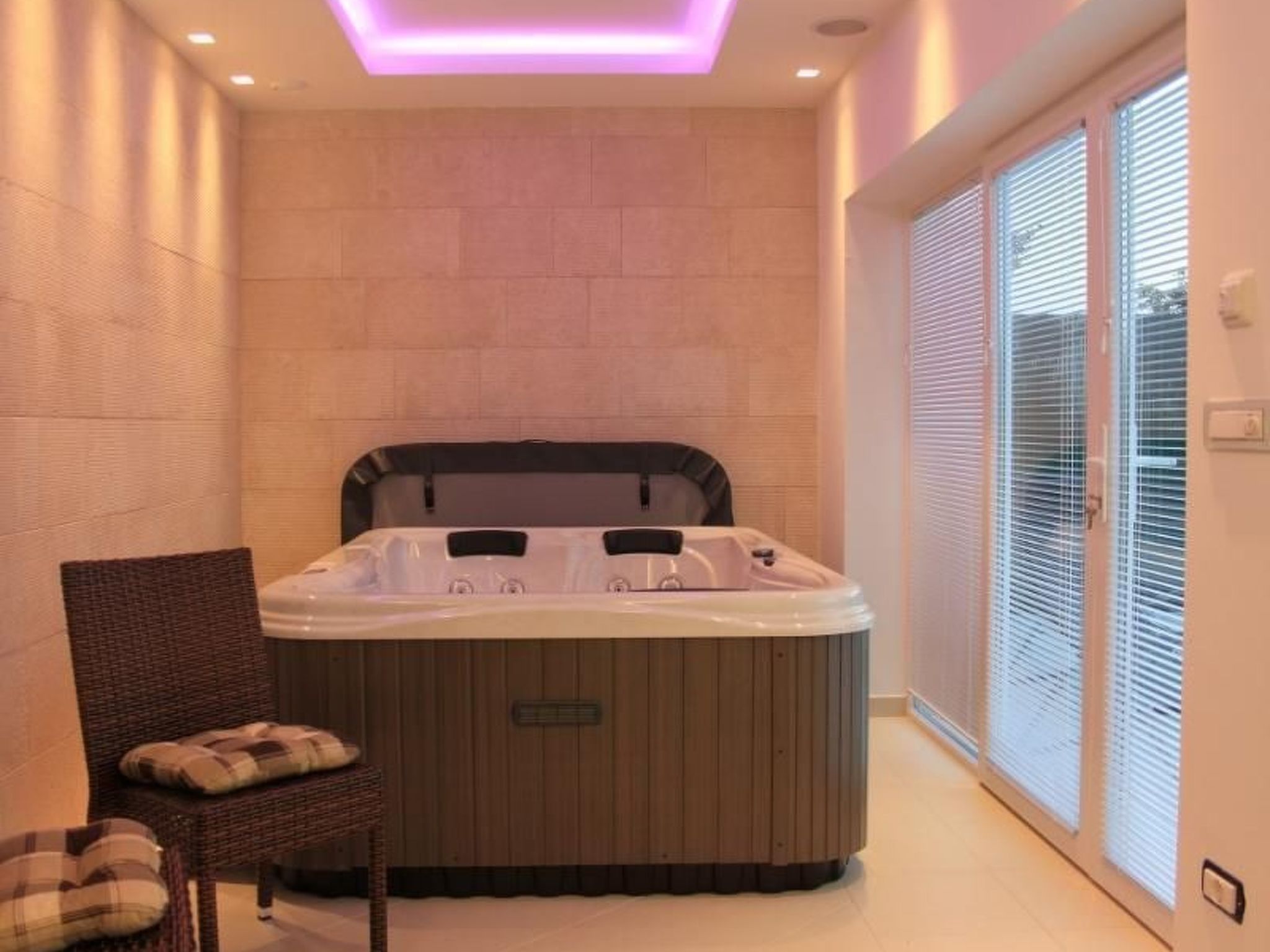 'Villa Lavender' mit Wasserblick-Image-tags.info