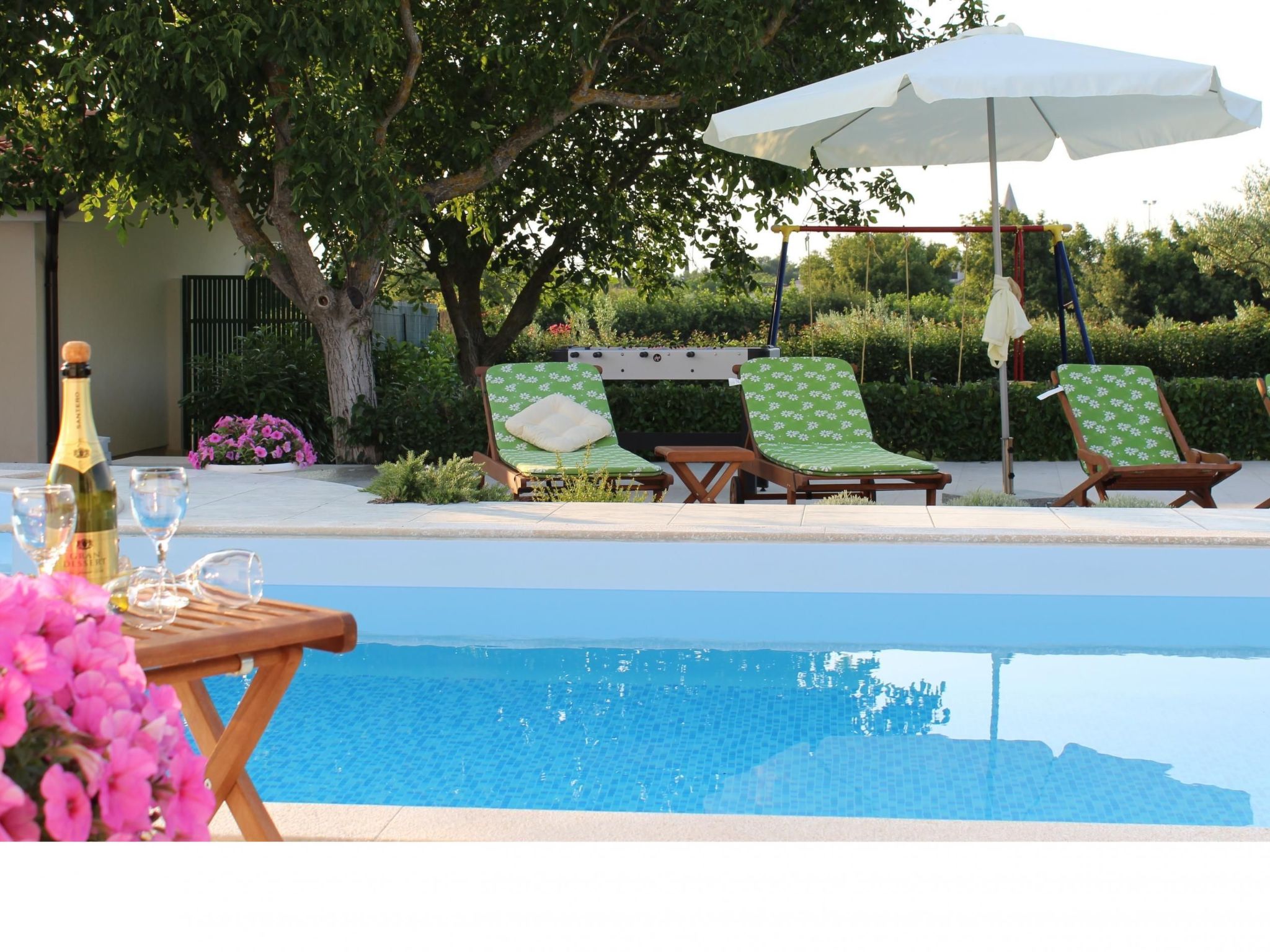 'Villa Lavender' mit Wasserblick-Image-tags.info