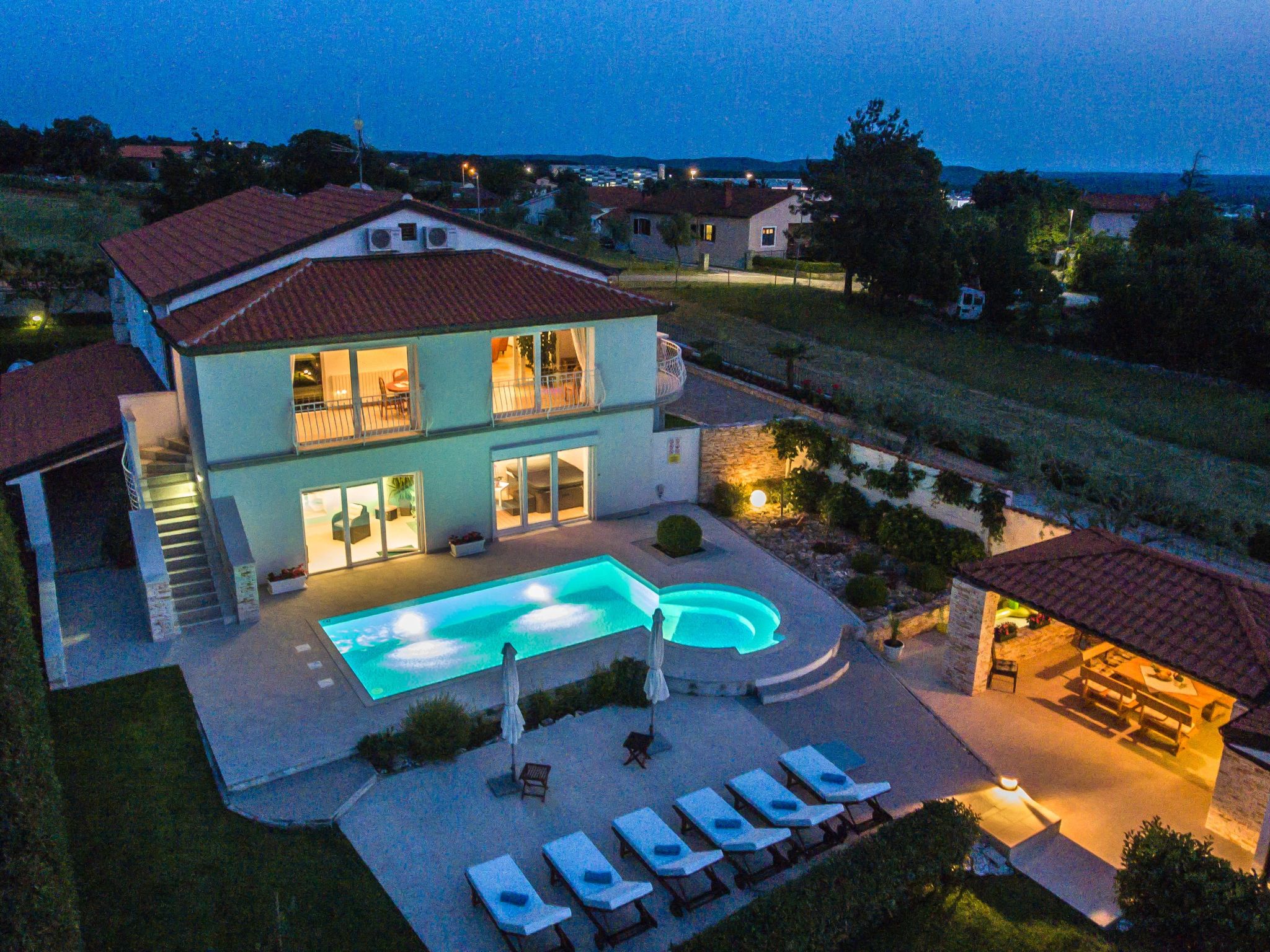 'Villa Lavender' mit Wasserblick-Image-tags.info