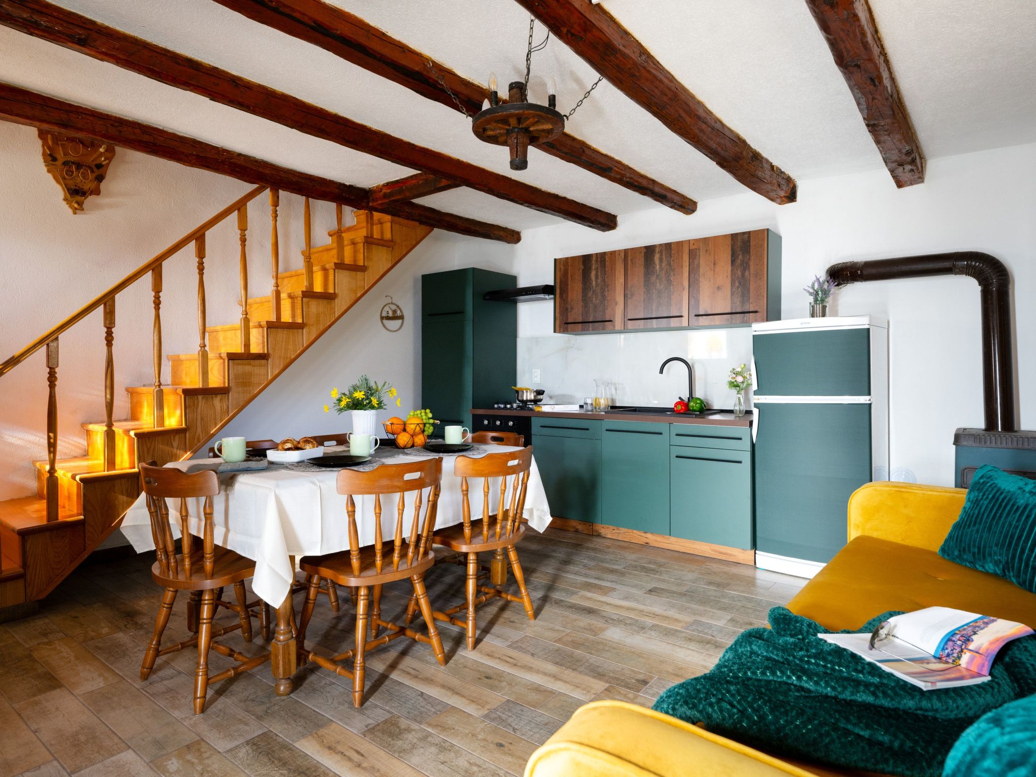 Typisch istrisches Ferienhaus mit Garten-Dedans