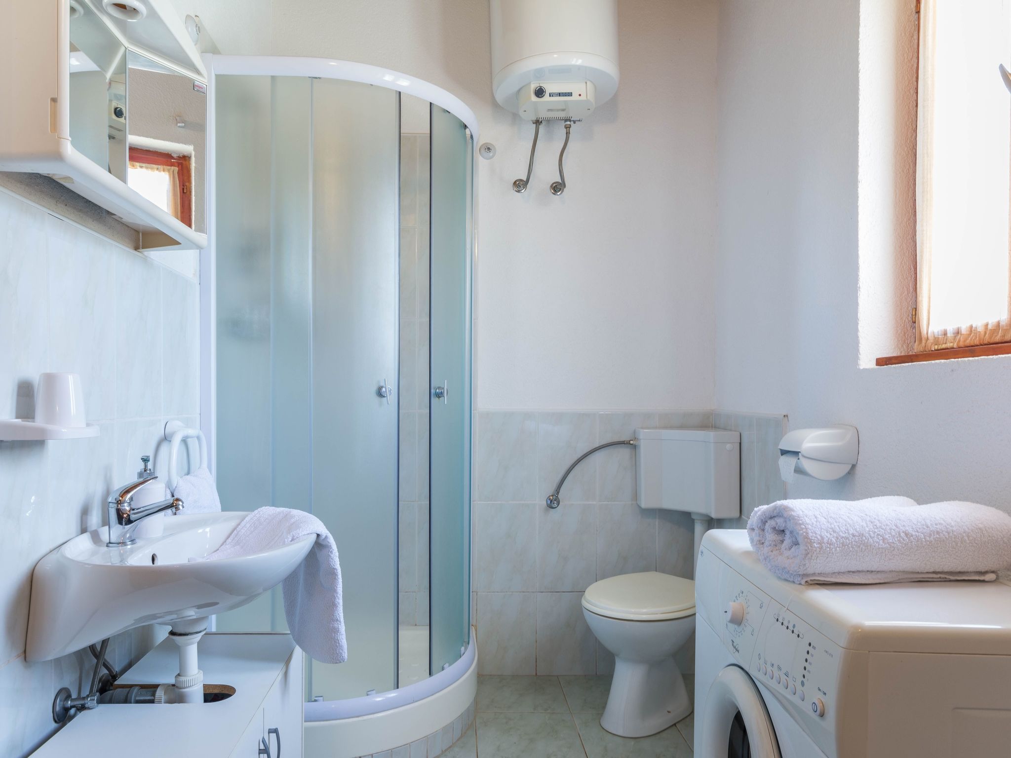 Typisch istrisches Ferienhaus mit Garten-Dedans