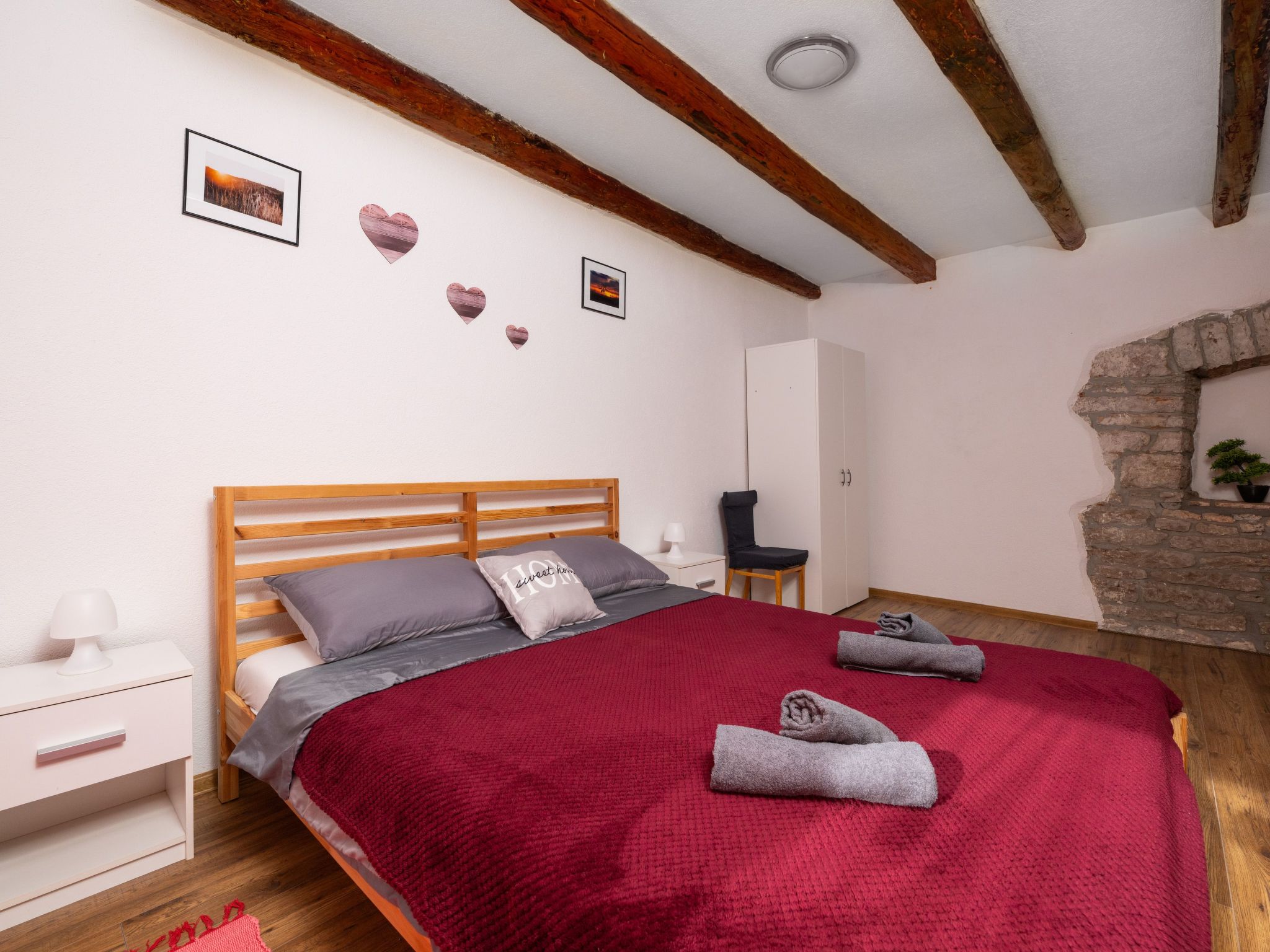 Typisch istrisches Ferienhaus mit Garten-Dedans