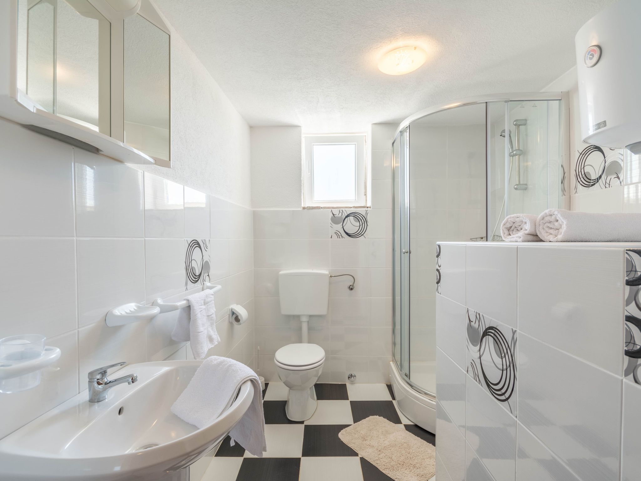 Typisch istrisches Ferienhaus mit Garten-Dedans