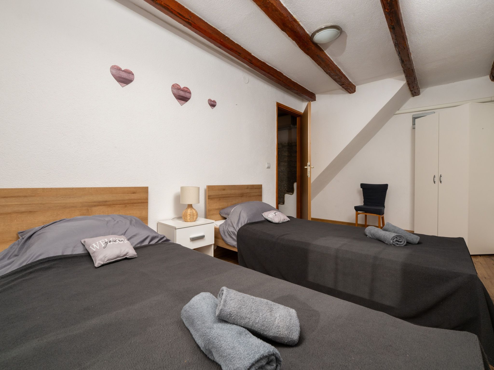 Typisch istrisches Ferienhaus mit Garten-Dedans